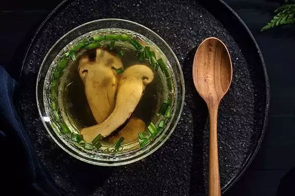 松茸煲湯多長(zhǎng)時(shí)間最佳，烹飪松茸用什么油最好