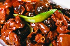 新鮮松茸燒土雞的做法以及食用禁忌