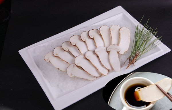 新鮮松茸生吃