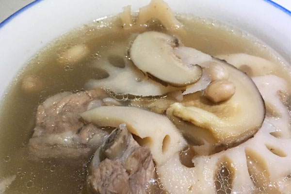 新鮮松茸蓮藕排骨湯怎么做好吃