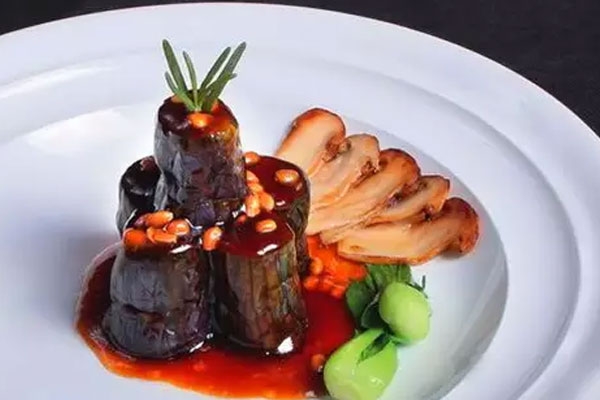 臘八豆燒茄子配煎松茸怎么做好吃