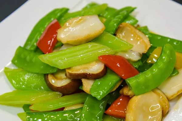 新鮮松茸炒西芹怎么做好吃