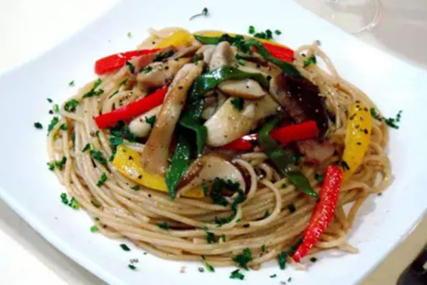 新鮮松茸培根炒意面怎么做好吃 新鮮松茸培根炒意面怎么做好吃