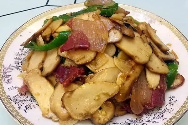 新鮮松茸炒臘肉怎么做才好吃