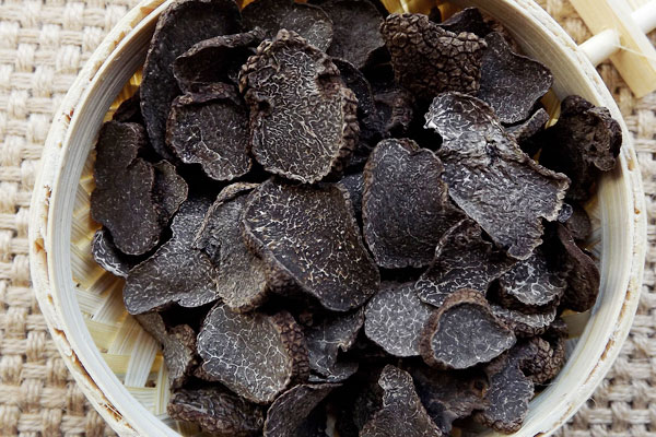 泡酒需要將黑松露切片處理嗎