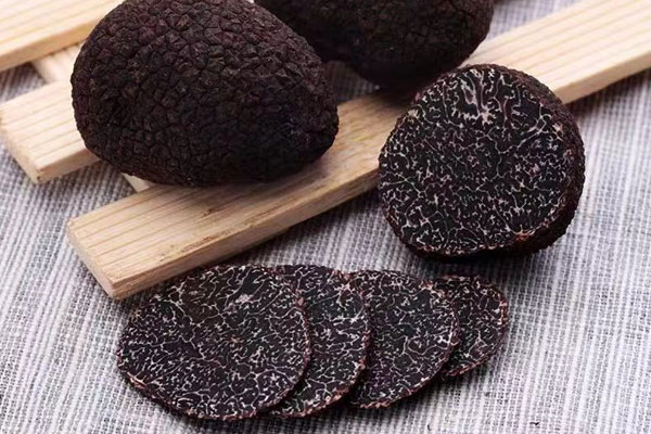 頂級(jí)新鮮黑松露價(jià)格