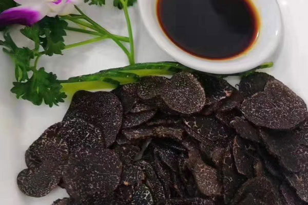 新鮮黑松露做刺身吃需要削皮嗎