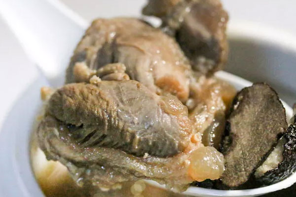 松茸能和松露一起燉湯嗎