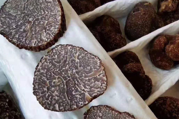 新鮮黑松露燉湯需要去皮嗎