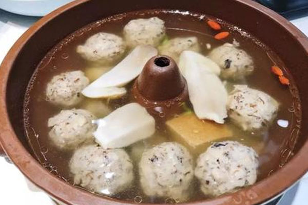 松茸魚丸湯的營養(yǎng)價(jià)值與功效作用