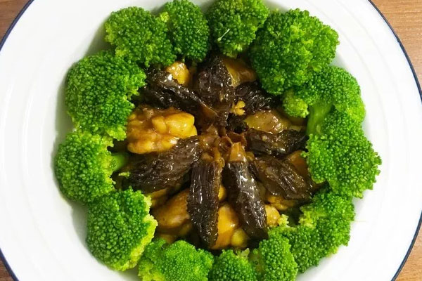 羊肚菌燜雞怎么做才好吃