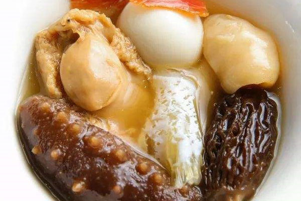 羊肚菌鮑魚煲雞湯的做法竅門