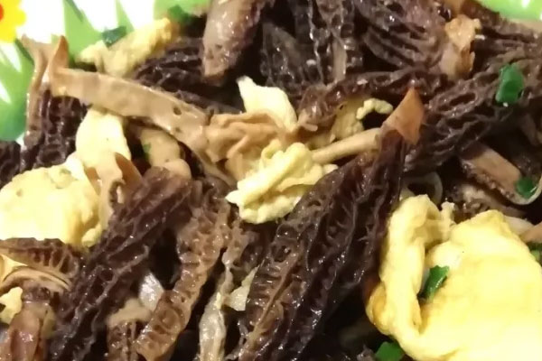 羊肚菌炒雞蛋的做法