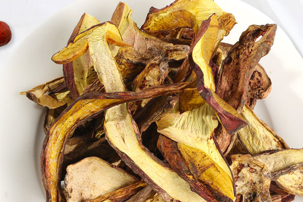 干牛肝菌泡水為什么是黑色