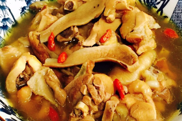 新鮮牛肝菌燉排骨湯的功效作用與營(yíng)養(yǎng)價(jià)值