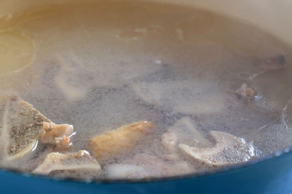 新鮮牛肝菌燉湯要注意哪些事項(xiàng)