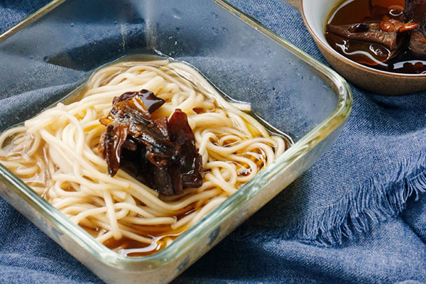 油浸牛肝菌怎么吃最好