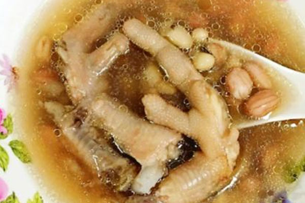 牛肝菌花生眉豆雞腳湯的食用禁忌