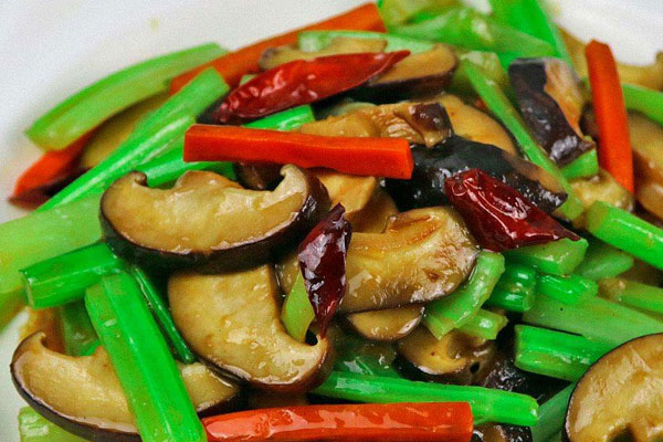 干牛肝菌炒芹菜的功效作用與營(yíng)養(yǎng)價(jià)值