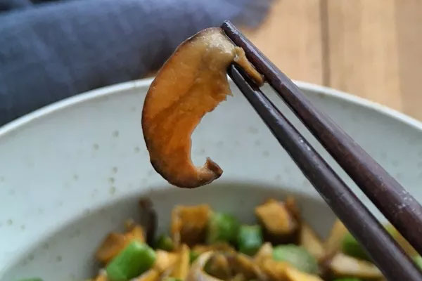 牛肝菌炒蘆筍的功效作用與營養(yǎng)價值