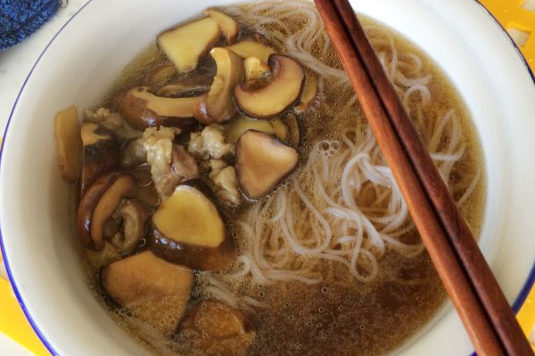 牛肝菌滇味小鍋米線的功效作用與營養(yǎng)價值