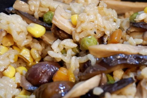 牛肝菌鮮貝燜飯的做法