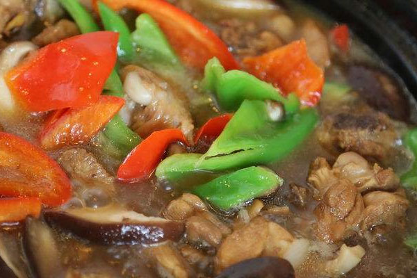 牛肝菌黃燜雞的做法以及竅門