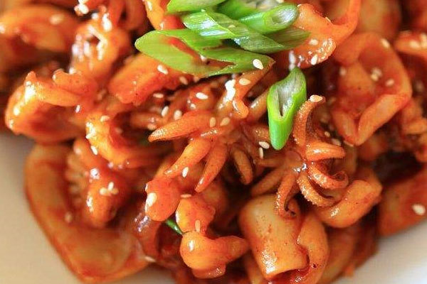 牛肝菌炒墨魚(yú)仔怎么做才好吃