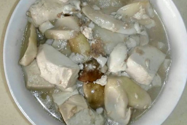 新鮮松茸燉豆腐做法
