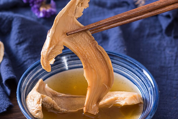 泡發(fā)松茸的水可以吃嗎 泡發(fā)松茸的水可以吃嗎