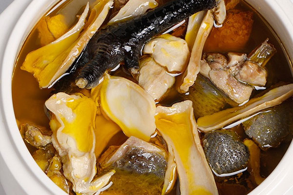 新鮮松茸燉雞是一起入鍋煮嗎 新鮮松茸燉雞是一起入鍋煮嗎