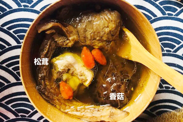 松茸能和香菇一起燉嗎 松茸能和香菇一起燉嗎