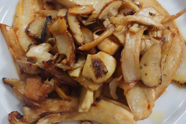 干松茸能炒著吃嗎 干松茸能炒著吃嗎