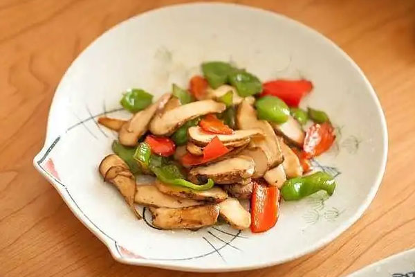 松茸可以搭配蔬菜類