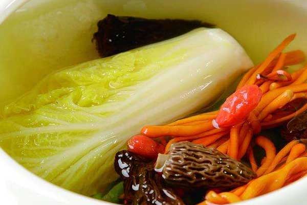 產婦可以吃羊肚菌蔬菜湯嗎 產婦可以吃羊肚菌蔬菜湯嗎