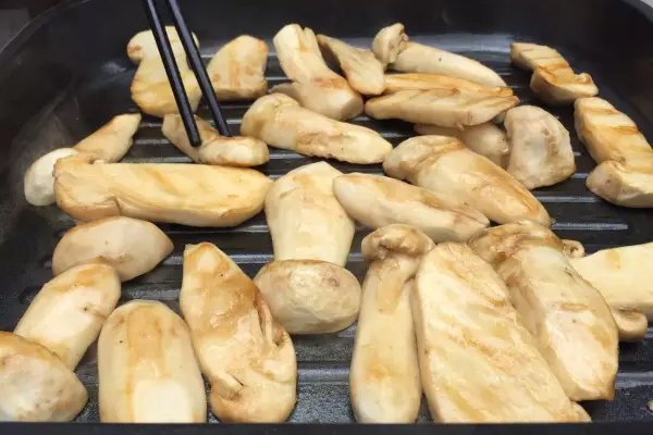 煎松茸用什么油煎才好吃 煎松茸用什么油煎才好吃