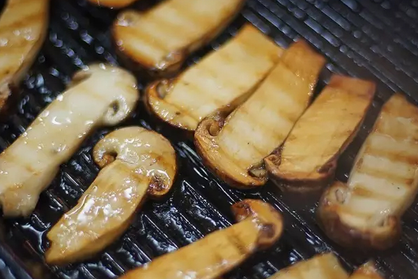 香煎松茸的做法竅門，松茸用什么油煎好吃