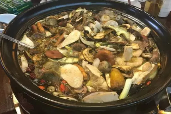 野生菌火鍋湯底的配方 野生菌火鍋湯底的配方