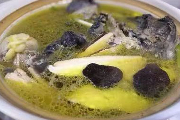 哪些人不能吃松露木耳湯 哪些人不能吃松露木耳湯