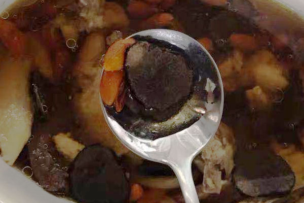 松露百合湯的食用禁忌