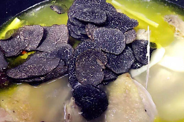 松露平菇湯的食用禁忌