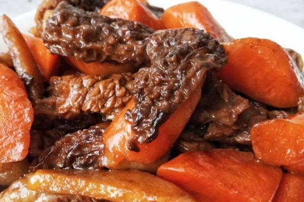 羊肚菌和胡蘿卜能一起吃嗎，羊肚菌和玉米一起煮湯嗎