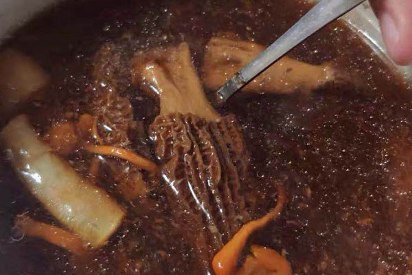 羊肚菌燉鴨湯有哪些做法竅門 羊肚菌燉鴨湯有哪些做法竅門