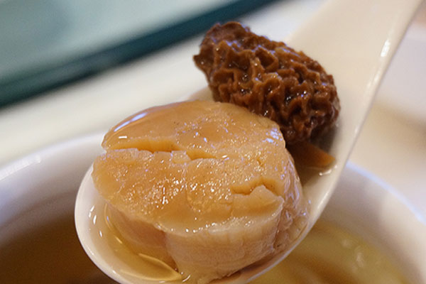 羊肚菌瑤柱燉瘦肉湯的做法以及竅門