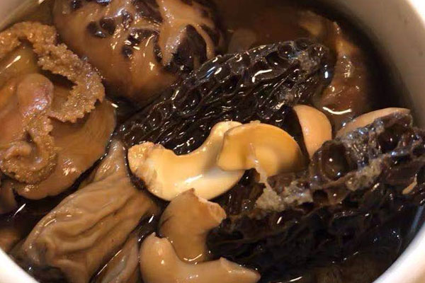 吃羊肚菌湯會導(dǎo)致脹氣嗎，晚上能喝羊肚菌湯嗎