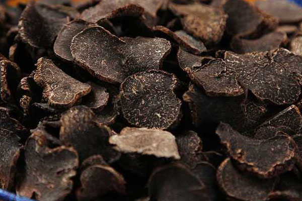 10-11月份干品黑松露的價(jià)格是多少一公斤 10-11月份干品黑松露的價(jià)格是多少一公斤