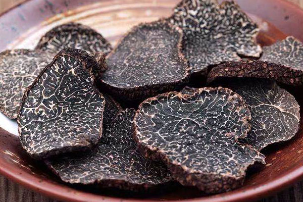 松露干片如何泡酒 松露干片如何泡酒