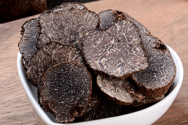 法國黑松露有哪三種，黑松露買軟的還是硬的好