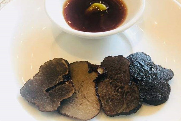 黑松露可以做刺身吃嗎，對云南松露的誤解