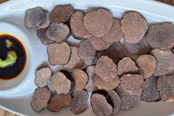 新鮮黑松露的功效作用與營養(yǎng)價值 新鮮黑松露的功效作用與營養(yǎng)價值